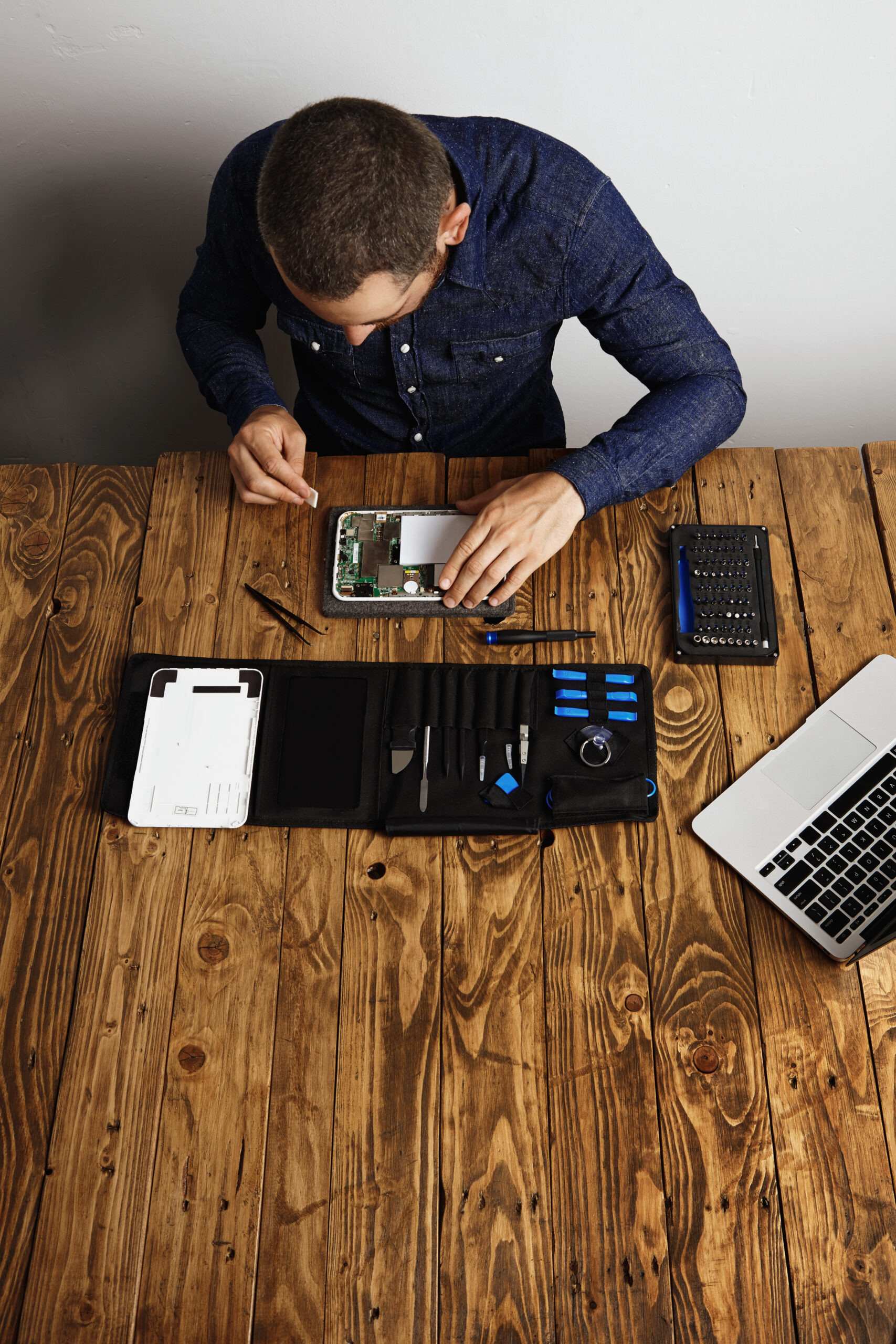 Electronic repair service